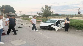 Ankarada kontrolden çıkan otomobil takla attı: 2 yaralı