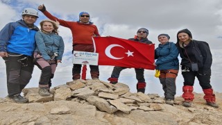 Ankaradan Hakkâriye uzanan zirve macerası: 7 dağcı Reşkoyu aştı