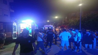 Annesini darp eden babasını bıçakladı