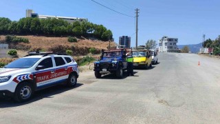 Antalyada jandarma ekiplerinden safari araçlara yönelik denetim