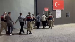Araçlarıyla seyir halindeki aileye silahlı saldırıda bulunan zanlılar tutuklandı