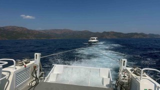 Arıza yapan motor yattaki 7 kişi Sahil Güvenlik ekiplerince kurtarıldı