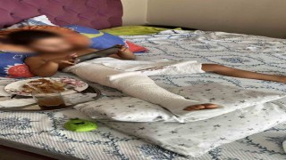 Arnavutköyde 4 yaşındaki çocuğun üzerine kale direği devrildi