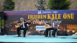 Aşıklar kale önünde buluştu
