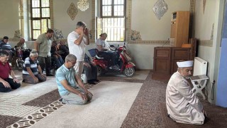 Asırlık cami 17 yıldır ibadetin önündeki engelleri kaldırıyor