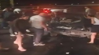 Astsubayları taşıyan otomobil bariyerlere çarptı: 3 yaralı