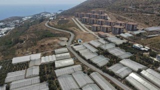 Aydıncıkta bozulan yol yenilendi, ulaşım rahatladı