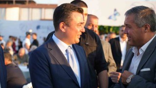 Bahçeli, MHP İl Başkanının oğlu Enes Doğanın düğününe katıldı