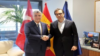Bakan Bolat, İspanyol mevkidaşı Caballero ile görüştü