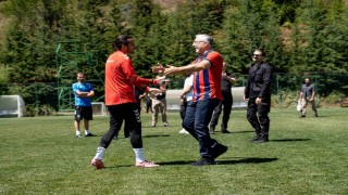 Bakan Işıkhan, Bolu kampındaki Mardin 1969 Sporu ziyaret etti