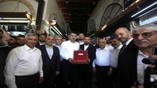 Bakan Kurum, Kahramanmaraşta Kapalıçarşıyı ziyaret etti