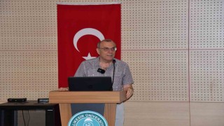 Balıkesirde Charles Peircein Göstergebilimi ve Metaforları konuşuldu
