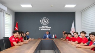 Başarılı milli cimnastikçilerden İl Müdürü Kabakcıya ziyaret