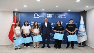 Başkan Ahmet Akın, LGS birincilerini makamında ağırladı