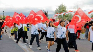 Başkan Büyükkılıç, gençlerin coşkusuna ortak oldu