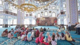 Başkan Özdemirden Yaz Kuran Kursu öğrencilerine ziyaret