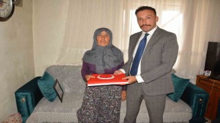Başsavcı Ozan Kapıcı, şehit annesini evinde ziyaret etti