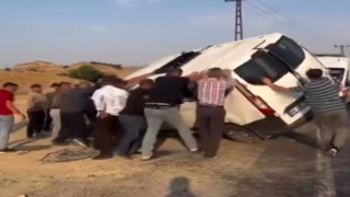 Batmanda kontrolden çıkan minibüs devrildi: 1 yaralı