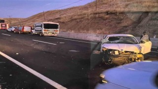 Batmanda otomobil takla attı: 2si ağır 6 yaralı