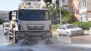 Battalgazide temizlik çalışmaları sürüyor