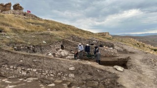 Bayburt Kalesinde arkeolojik kazılar sürüyor: Tarih İlk Tunç Çağına uzanıyor