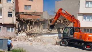 Bayburtta metruk binalar yıkılıyor
