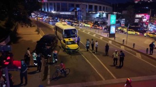 Beyoğlunda 8 araçlı zincirleme kaza: 5 kişi yaralandı