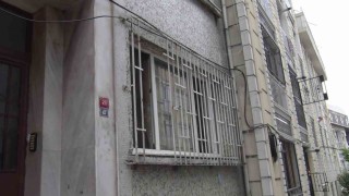 Beyoğlunda kötü koku ihbarı: Kokunun geldiği evden ceset çıktı