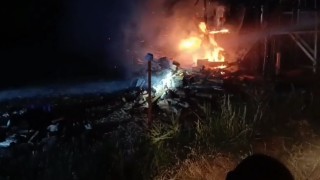 Beyşehirde iki farklı mahallede çıkan yangın paniğe neden oldu