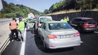 Bilecikte 4 araç birbirine girdi: 1 yaralı
