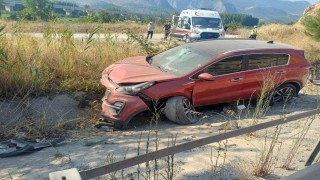 Bilecikte otomobil bankete düştü: 4 yaralı