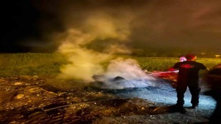 Bilecikte yol kenarındaki çöp birikintisi alev aldı