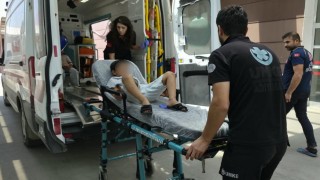 Bisiklet ile otomobil çarpıştı: 2 yaralı