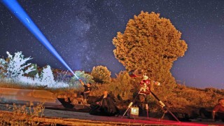 Bitliste Perseid meteor yağmuru gökyüzünü şenlendirdi