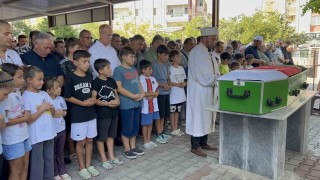 Böcek ilacından zehirlenerek öldüğü iddia edilen Yusuf Talha son yolculuğuna uğurlandı
