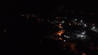 Bodrumda ışıklar yıldızlar için kısıldı