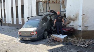 Boluda 84 metre savrulup caminin imam odasına dalan aracın sürücüsü alkollü çıktı: 290 bin lira ceza kesildi