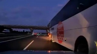 Boluda korku dolu anlar: Otobüs kaza yaptırdı, ailenin çığlıkları kameraya yansıdı