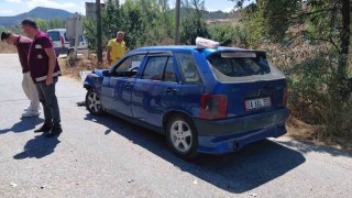 Boluda otomobille çarpışan motosikletin sürücüsü yaralandı