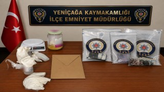 Boluda park halindeki otomobilden 100 bin liralık uyuşturucu çıktı: 2 tutuklama