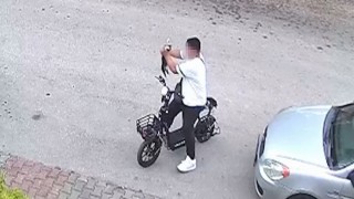 Boluda yavru kediyi önce öpüp sonra boğan otizmli çocuk serbest bırakıldı