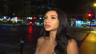 Boşanma aşamasındaki kocasına çocuklarını bırakmak istedi, öfkeli koca hakaret ederek saldırdı