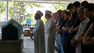 Bostancıda 5. kattan düşerek hayatını kaybeden genç kız son yolculuğuna uğurlandı