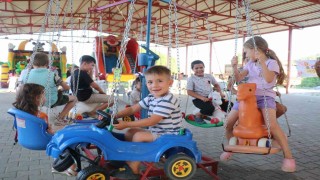 Bozdoğanda çocuklar yaz şenliklerinde eğleniyor