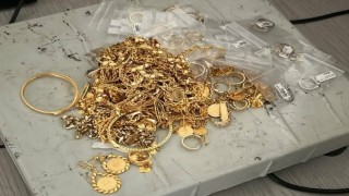 Bulgaristanda gurbetçi ailenin aracında 603 gram kaçak altın ele geçirildi