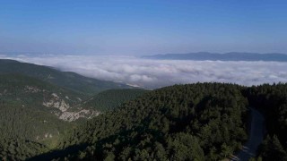 Bulut denizi ortaya kartpostallık manzara çıkardı