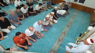 Burhaniyede Mevlit Kandilinde camiler doldu