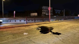 Bursada makas atan otomobil refüje çarptı: 17 yaşındaki sürücü hayatını kaybetti