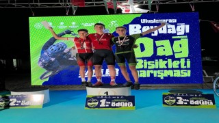 Büyükşehirin genç pedalları Türkiye Şampiyonasında kürsüde