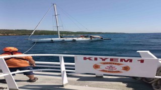 Çanakkale Boğazında sürüklenen tekne kurtarıldı